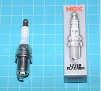 NGK Bougie d'allumage pour RENAULT: Clio, Laguna, Espace, Safrane, Avantime (Ref: 3688)