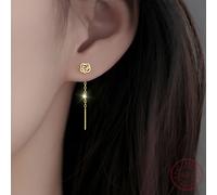 1 paire de boucles d'oreilles pendantes en forme de rose en argent S925, symbolisant le romantisme et l'esthétisme. Style personnalisé simple mettant en valeur un charisme merveilleux, avec une surfac