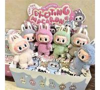 1 pièce Boîte surprise Poupée mignonne Macaron , une poupée jeunesse compatible avec Labubu et exquise dans un emballage cadeau. Boîte surprise avec visage PVC mignon (choix aléatoire parmi six), poup