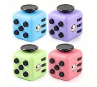 1 pièce Cube anti-anxiété fidget, dé de soulagement du stress, puzzle cube magique, jouet de décompression. Nouveau dé de soulagement du stress, avec un cube magique doux, confortable, facile à décomp