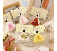 1 pièce Dernier jouet squishy triangle Sesame Onigiri, jouet Onigiri en silicone doux à rebond lent et réaliste - cadeau parfait, cadeau d'anniversaire, cadeau idéal, cadeau surprise, cadeau de vacanc