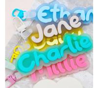 1 pièce Porte-clés étiquette de sac à dos en acrylique personnalisé avec nom, style funky, étiquette de sac d'école, porte-clés personnalisé avec nom, étiquette de bagage pour garçon et fille Acier in