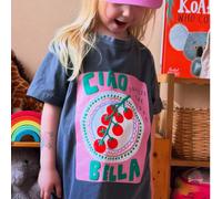 1 pièce T-shirt à manches courtes avec imprimé graphique cerise Ciao Bella pour filles, top d'été décontracté esthétique mignon pour jeunes filles, tenue virale pour tout-petits 6Y,7Y,8Y,9Y,4Y,5Ygraph