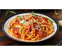 1 plat de pâtes du jour avec sauce salade et café gourmand à emporter