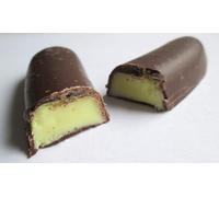10 gelées tchèques célèbres au goût de banane 8 %, trempées dans du chocolat noir 26 %.