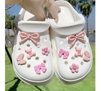 10 pièces Charms de chaussures polyvalents en forme de nœud papillon rose et d'ours en peluche détachables, convenant pour la décoration quotidienne, de jardin, de chaussures et de sandales de plage, 