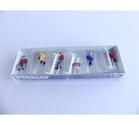 10027 / PREISER HO 1: 87 / PERSONNAGES COUPLES SUR BANCS