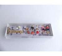 10443 PREISER HO 1: 87 / PERSONNAGES RANDONNEURS PRES D'UN PUITS