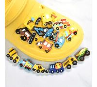 12/18 pièces Ensemble de breloques pour chaussures en série automobile en PVC - Boucles de décoration en plastique pour chaussures avec mini-pelle, bulldozer, grue, bétonnière et motifs de camion de f