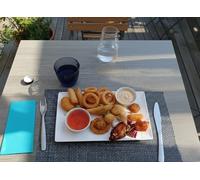 12 pièces de tapas au choix et 2 boissons au choix