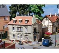 12269 Auhagen Palazzo Angle Avec Pharmacie Échelle Ho En Kit de Montage
