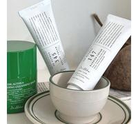 147 Barrier Cream 50ML - Crème barrière hydratante et apaisante 345 Relief Cream 50ML Crème Visage :Bienfaits et avantages :Formulée avec du resvératrol, reconnu pour ses propriétés antioxydantes, ell