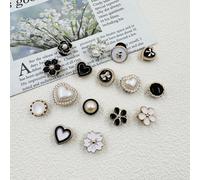 16 pièces/Set Décorations d'accessoires en résine faux perle, papillon, cœur et arbre, convient pour les chaussures décontractées, les sabots en bois et les sandales, design adorable, parfait comme fa