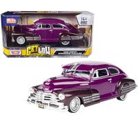 1948 Chevy Aerosedan Fleetside Lowrider Violet métallisé et violet foncé métallisé bicolore Get Low Series 1/24 Diecast Model Car by Motormax 79027