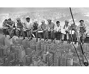 1art1 New York Poster L'Heure du Déjeuner Au Sommet d'un Gratte-Ciel, 1932 Affiche Murale 91x61 cm