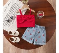 2 pièces/Set Ensemble décontracté mignon pour bébé fille avec débardeur décoré d'un nœud rouge assorti à des shorts en jean bleu délavé avec broderie de cerise à la mode. Nouvelle arrivée pour l'été 6