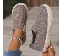 2024 Nouvelles chaussures plates de style Pékin polyvalentes pour femmes au printemps/automne. Confortables avec une semelle souple antidérapante. Chaussures casual confortables pour maman, idéales po