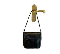 2025 supérieur coréen INS tendance polyvalent invention rouge simple sangle sac seau oblique pour les femmes self-made