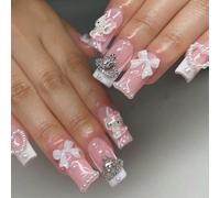 24 pièces Faux ongles carrés longs à presser Ongles blancs mignons de dessin animé Ongles blancs avec strass, planète blanche, reine mère, nœud blanc, amour blanc avec strass et perles 3D Faux ongles