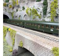 3 voitures à jupe, 2 x 2CL et 1 mixte 1/2CL, logo encadré jaune, SNCF, Ep. IV -