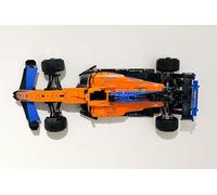 3Dudes & Dad Support mural horizontal compatible avec Lego® Technic McLaren F1 2022 - Crochet de rangement conçu sur mesure pour l'ensemble 42141-3D en plastique imprimé - Fourni avec matériel de
