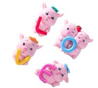 4 pièces de figurines de cochons en plastique de dessin animé, décorations tenant une lettre d ' amour, idéales pour un anniversaire de mariage, une pendaison de crémaillère, un de fête, des de