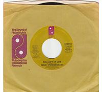 45vinylrecord This Gift Of Life/Can't We Try (7"/45 rpm)