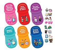 4E's Novelty Lot de 48 cartes de Saint-Valentin pour salle de classe avec 96 breloques de chaussures, cadeaux de Saint-Valentin en vrac pour enfants, école, Saint-Valentin, échange de classe, cadeaux