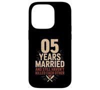 5 Years of Marriage & Still Haven't Killed Each Other Coque pour iPhone 14 Pro