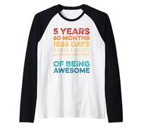 5th Birthday 5 Years of Being Awesome Vintage 5 Years Old Manche Raglan