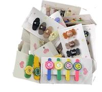 70 pièces de cartes d'émission de marché nocturne, accessoires for cheveux, stand de dessin animé, vente en gros, 70 à 80 Styles aléatoires avec des doublons