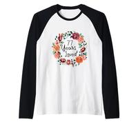 77 Years Loved 77th Birthday Floral Wreath Loved for Women Manche Raglan