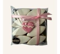 8 Calissons et coeur en sucre sur ardoise carré - cadeau gourmand