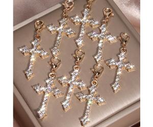 8 pièces Set Élégant Croix Diamant Mignon Décontracté Alliage de Zinc Entièrement Décoré de Strass, Convient pour Fête, Toutes Saisons, Halloween, Fête des Enseignants, Porte-Carte d'Identité, Suspens