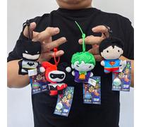 9 cm Porte-clés en peluche douce Justice League DC Batman Superman Harley Quinn Joker Poupées de dessin animé mignonnes de film créatif, cadeau d'Halloween et de Noël Superman,Batman,Harley Quinn,Joke