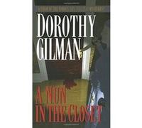 A Nun in the Closet Dorothy Gilman (Auteur)