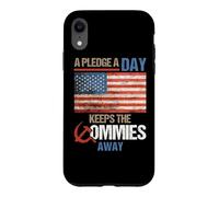A Pledge A Day Keeps The Commies Away American Flag America Coque pour iPhone XR