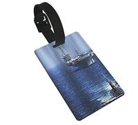 Abandoned House Into Wilderness by River On Hillside with Stones Highland Landscape Lot de 2 étiquettes à bagages, boucle d'étiquette d'identité avec couverture de confidentialité et carte d'adresse