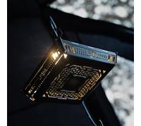 Abat-jour pyramide moderne avec crochet intégré et plateau inférieur, parfait pour créer des environnements d'éclairage atmosphériques (croyance)