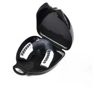 Accarugty MMA Protège-dents de boxe pour enfants et adultes, durable, en EVA pour le rugby, le basket-ball, résistant aux chocs avec rangement (S, noir et blanc)