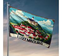 Accessoires de garage pour homme Cave Castle On The Hill : une vue panoramique du Luxembourg Drapeau Décorations de cour Dortoir Drapeaux pour les gars (120 x 180 cm)