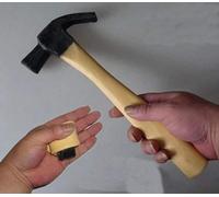 Accessoires magiques/Magic Accessories Le Marteau Super Latex/The Super Latex Hammer