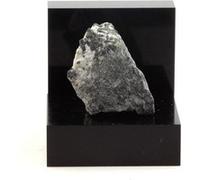 Acmite. 27.8 Ct. Mont Saint-Hilaire, Québec, Canada.