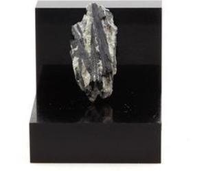 ACMITE - Pierre Naturelle en Provenance du Canada, Mont Saint-Hilaire - Rare Cristal Multicolore, Puissant Énergétique 6.7 ct - Certificat d'Authenticité Inclus 24 x 12 x 6 mm Multicolore G