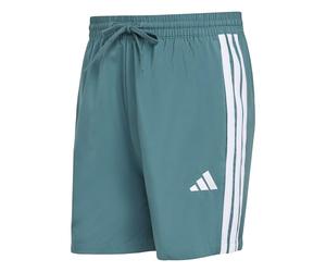 adidas Herren Essential Three Stripes Chelsea Base Short, preloved Teal/White, S