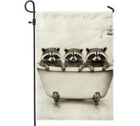 Adorable drapeau de jardin monochrome en forme de raton laveur dans la baignoire, décoration d'animal monochrome pour décoration de pelouse, drapeau double face en toile de jute pour décoration