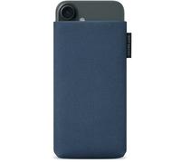 Adore June Classic Recycled Bleu Housse de Protection Compatible avec iPhone 16e / iPhone 16, Tissu de R-PES Moderne et Durable. Fabriqué en Europe