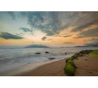 adrium Tableau en aluminium composite 50 x 30 cm : une longue vue d'exposition de la NHA Trang Bay peu après le coucher du soleil avec des rochers recouverts de mousse au premier plan. (77267931)