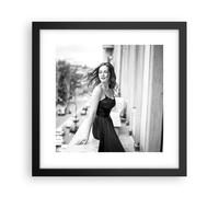 Affiche Poster 30x30cm Tableaux Image Photo Femme Balcon Rue Wall Art