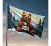 Affiches amusantes pour dortoir universitaire Un ours de dessin animé tenant une tasse de café dans une forêt enneigée. Drapeaux pour chambre gars Décorations d'automne amusantes (152 x 244 cm)